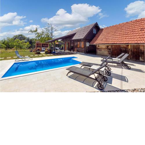 Nice home in Stubicke Toplice with Outdoor swimming pool, WiFi and 2 Bedrooms