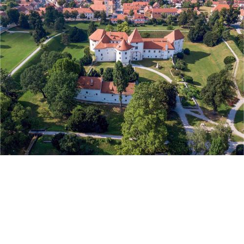 Nice home in Varazdinske Toplice w/ WiFi, Outdoor swimming pool and 2 Bedrooms