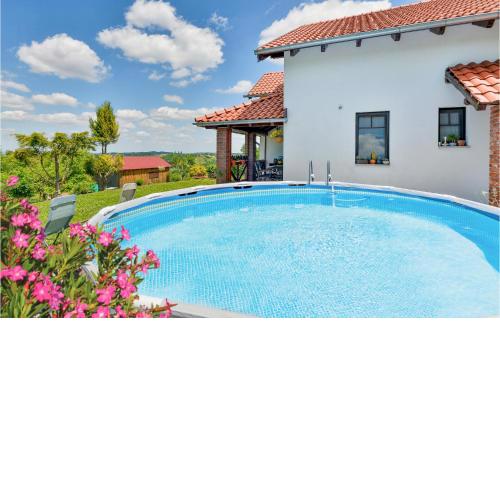 Nice home in Varazdinske Toplice with WiFi, Outdoor swimming pool and 2 Bedrooms