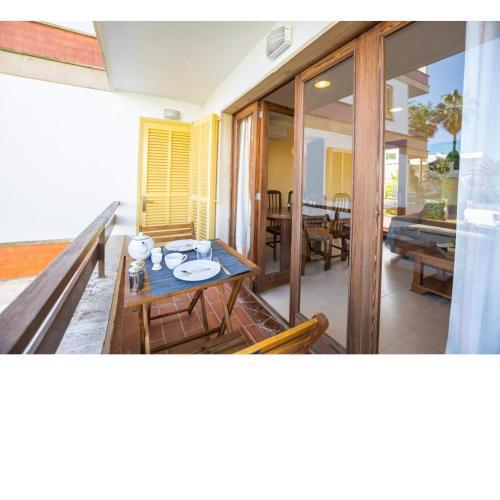 Nice renovated apartment 100 meters from the beach with Air Conditioning