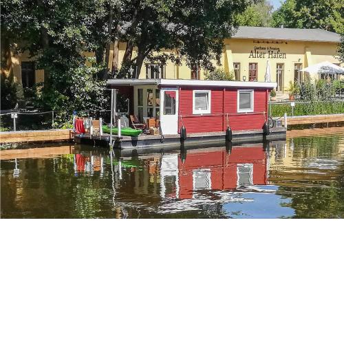 Nice ship-boat in Havelsee with 1 Bedrooms