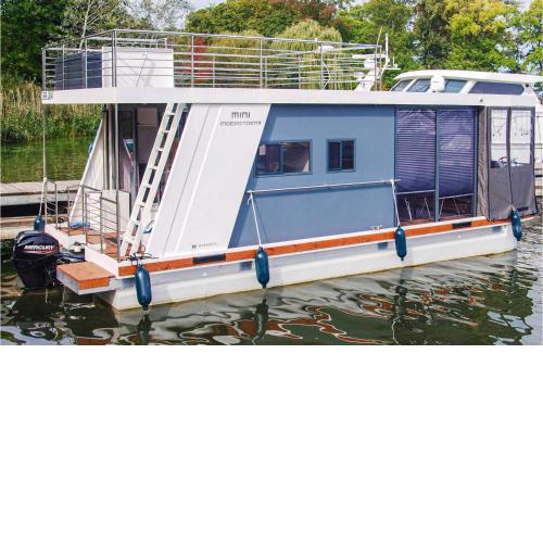 Nice ship-boat in Havelsee with 1 Bedrooms