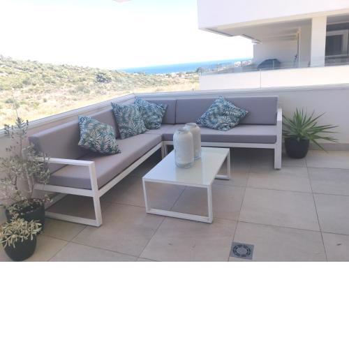 Nordic deco with sea view family apartment in Estepona