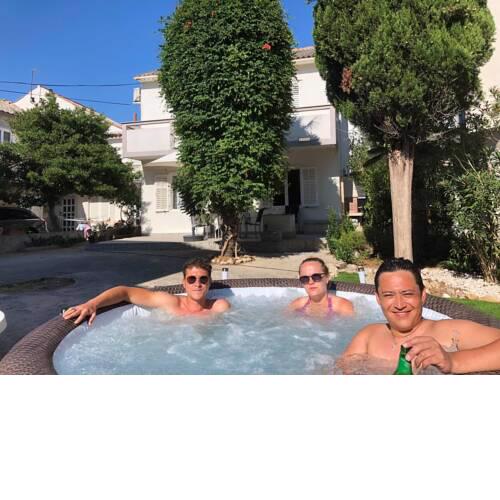 Novalja center 4 bedroom & jacuzzi house