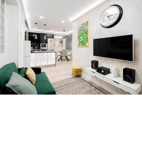 Noviciado Apartment by Rentalis