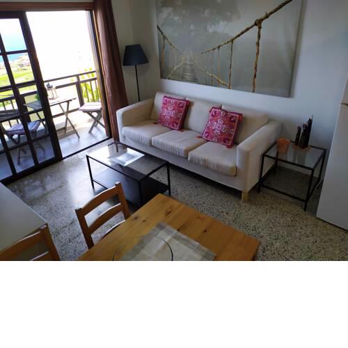 Nuevo apartamento con balcón y bellas vistas