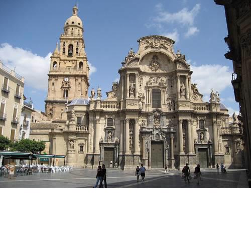 Nuevo junto a Catedral