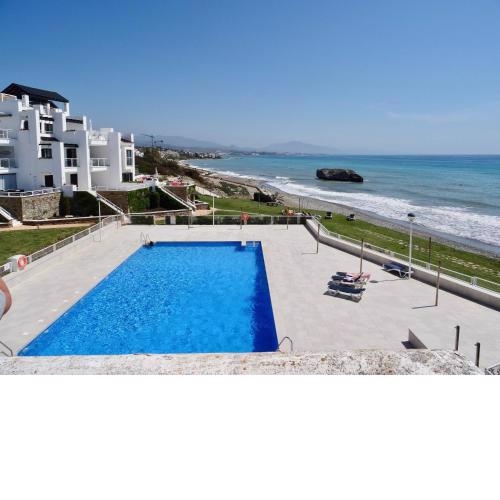 NUEVO Moderno apartamento en primera línea - Casares del Mar
