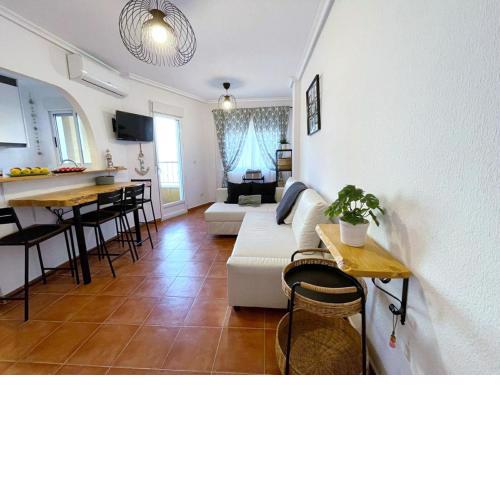 NUEVO y moderno apartamento Playa a 6 minutos andando
