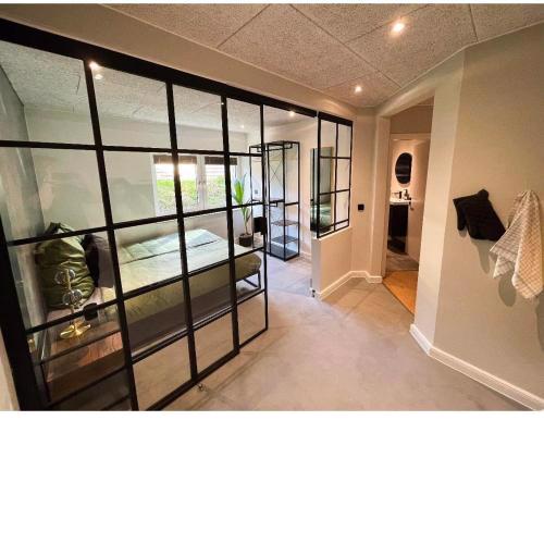 NY style entire apartment w/private cozy terrace