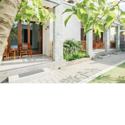 Nyuh Gading by The Lavana