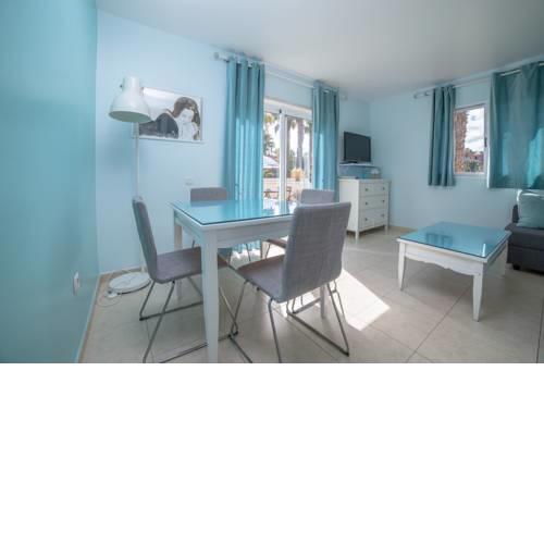 Oasis Royal 11 apartamento vista piscina Corralejo by Lightbooking