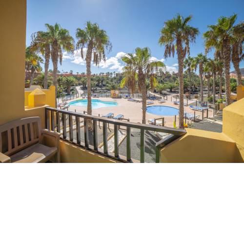 Oasis Royal 14 apartamento vista piscina Corralejo by Lightbooking