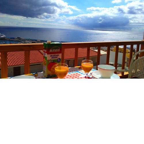 Ocean view over Los Cristianos, Playa las Vistas, WiFi