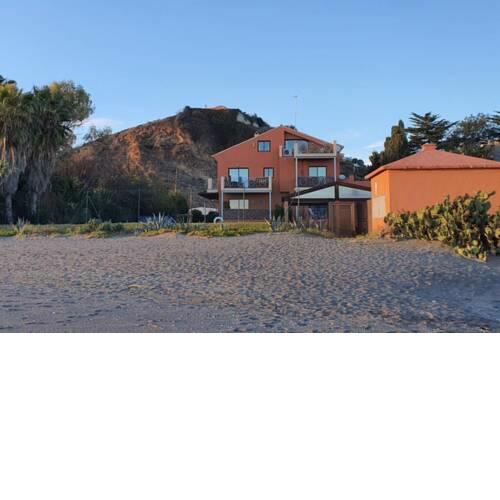 Oceanfront Penthouse with secluded beach
