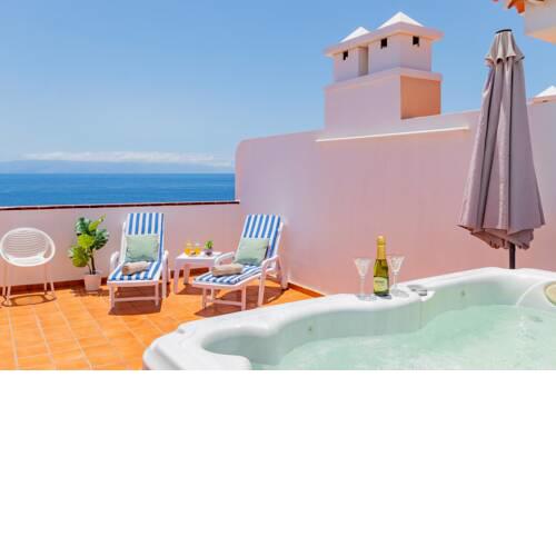 Oceanview Penthouse With Jacuzzi