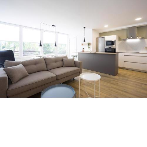 OLABIDE 2 by Smiling Rentals