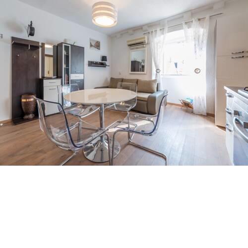 Old Town Charm Apartment