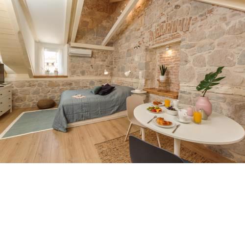 Old Town Split Apartments by Irundo