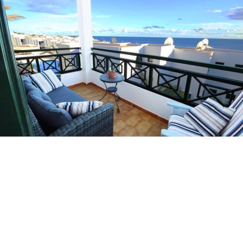 Old town with Sea & harbour views , shared pool