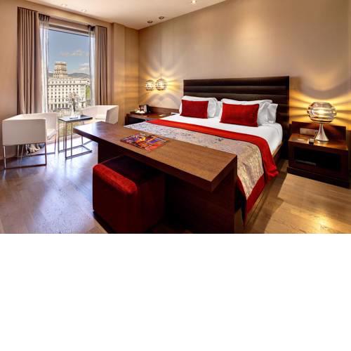 Olivia Plaza Hotel