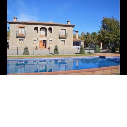 Olost Villa Sleeps 20 with Pool
