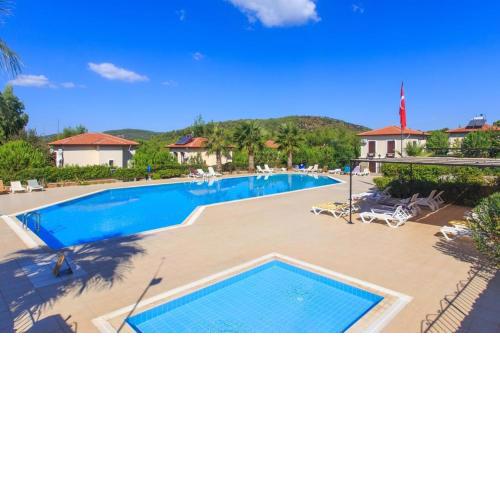 Oludeniz Evleri C2 Suite , Havuz, Balkon, Peyzaj