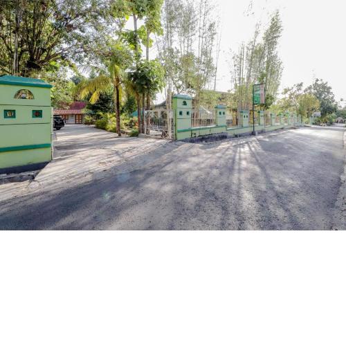 Omah Nggunung Cafe & Homestay