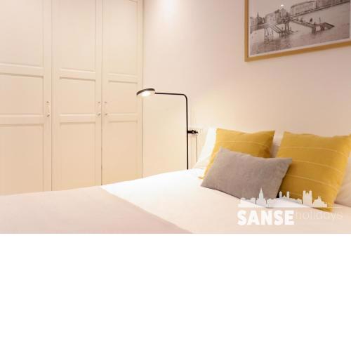 Ondarreta Beach by SanSe Holidays