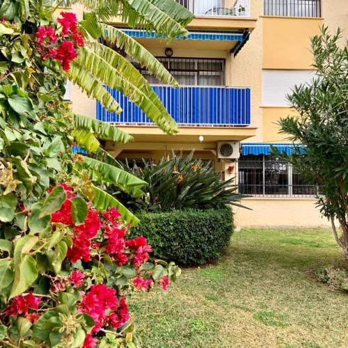 One bed apartment in Los Horizontes complex with direct access to stunning garden and pool