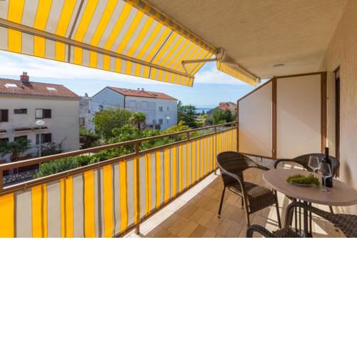One-Bedroom Apartment in Crikvenica I