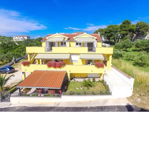 One-Bedroom Apartment in Drage I