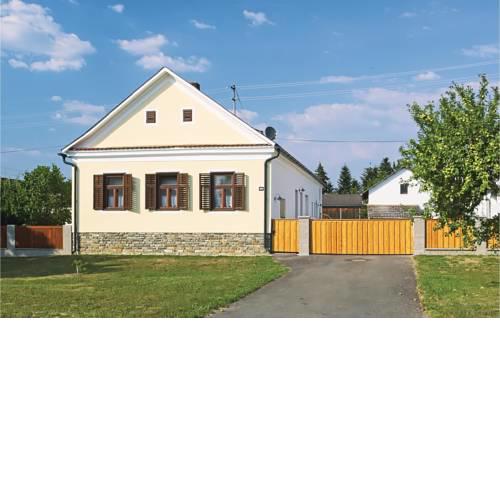 One-Bedroom Apartment in Hagensdorf