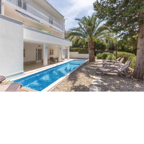 One-Bedroom Apartment in Makarska