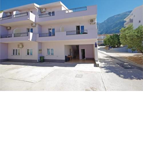 One-Bedroom Apartment in Makarska