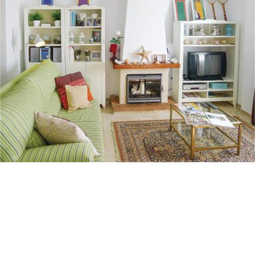 One-Bedroom Apartment in Mezquitilla