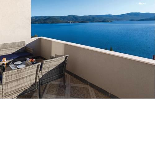 One-Bedroom Apartment Klek with Sea view 05