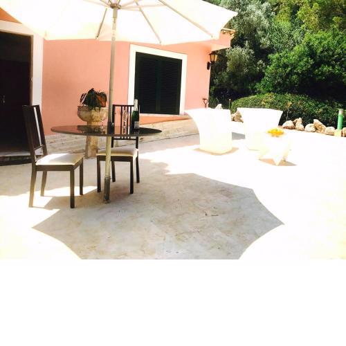 One bedroom appartement with shared pool enclosed garden and wifi at Pollenca