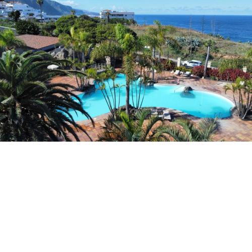 One bedroom, high floor, ocean views, pool y free wifi in all common areas