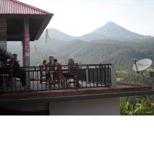 One Homestay and Warung