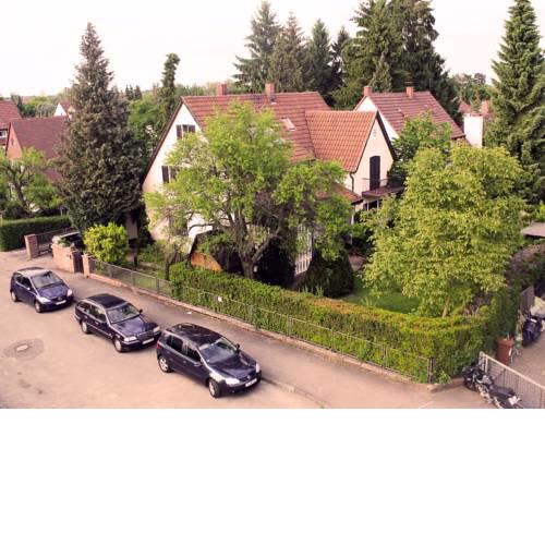 Optimale Lage in Stuttgart-Vaihingen: Einfache Wohnung im Souterrain