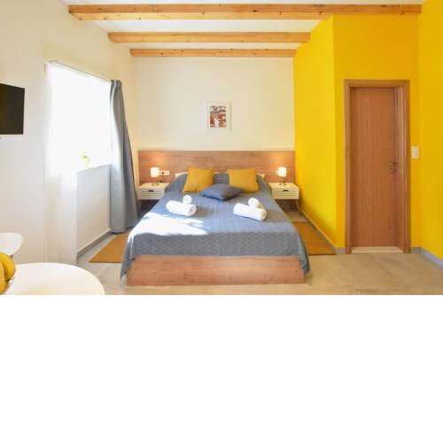 Orange - Volantina 5 Apartments