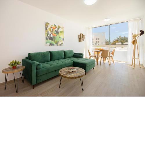 Orange Volcano Apartment, free access to the Fariones Sports Center