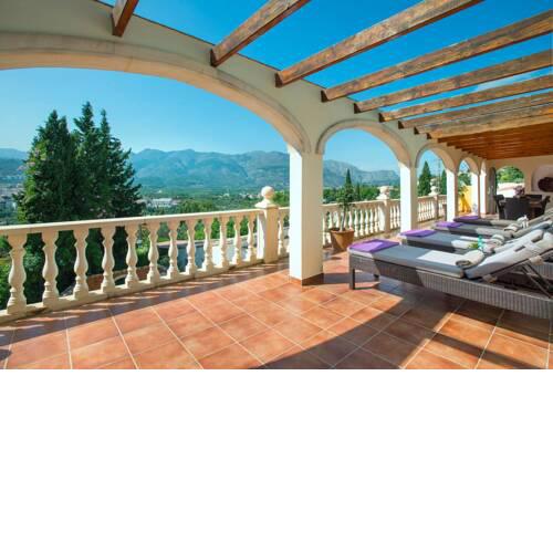 Orba Villa Sleeps 8 with Pool and Air Con
