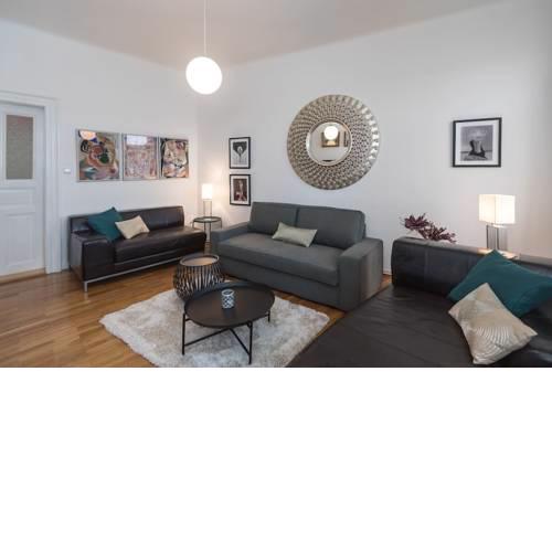 Outstanding apartment in center