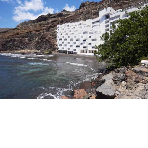 Outstanding beach apartment in paradise