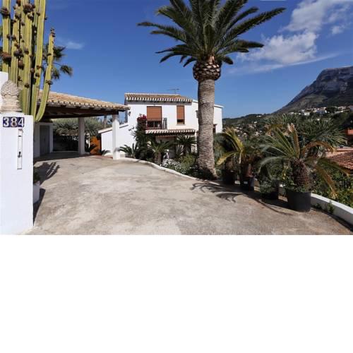 Outstanding spacious 240m2 Villa with fireplace, foothills of Montgo, large Mediterranean garden, sea and mountain views
