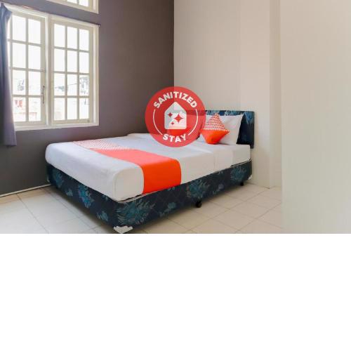 OYO 1111 Pasar Baru Inn