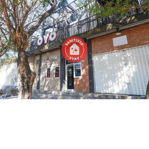 OYO 1217 Candi Residence