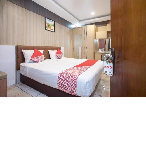 OYO 164 Ang's Residence